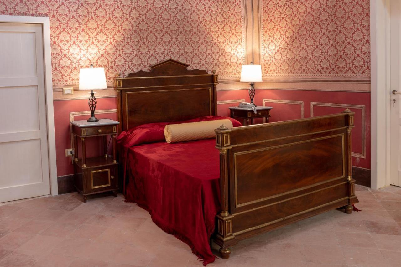 Il Cavaliere Al Borgo Antico Hotell Copertino Exteriör bild