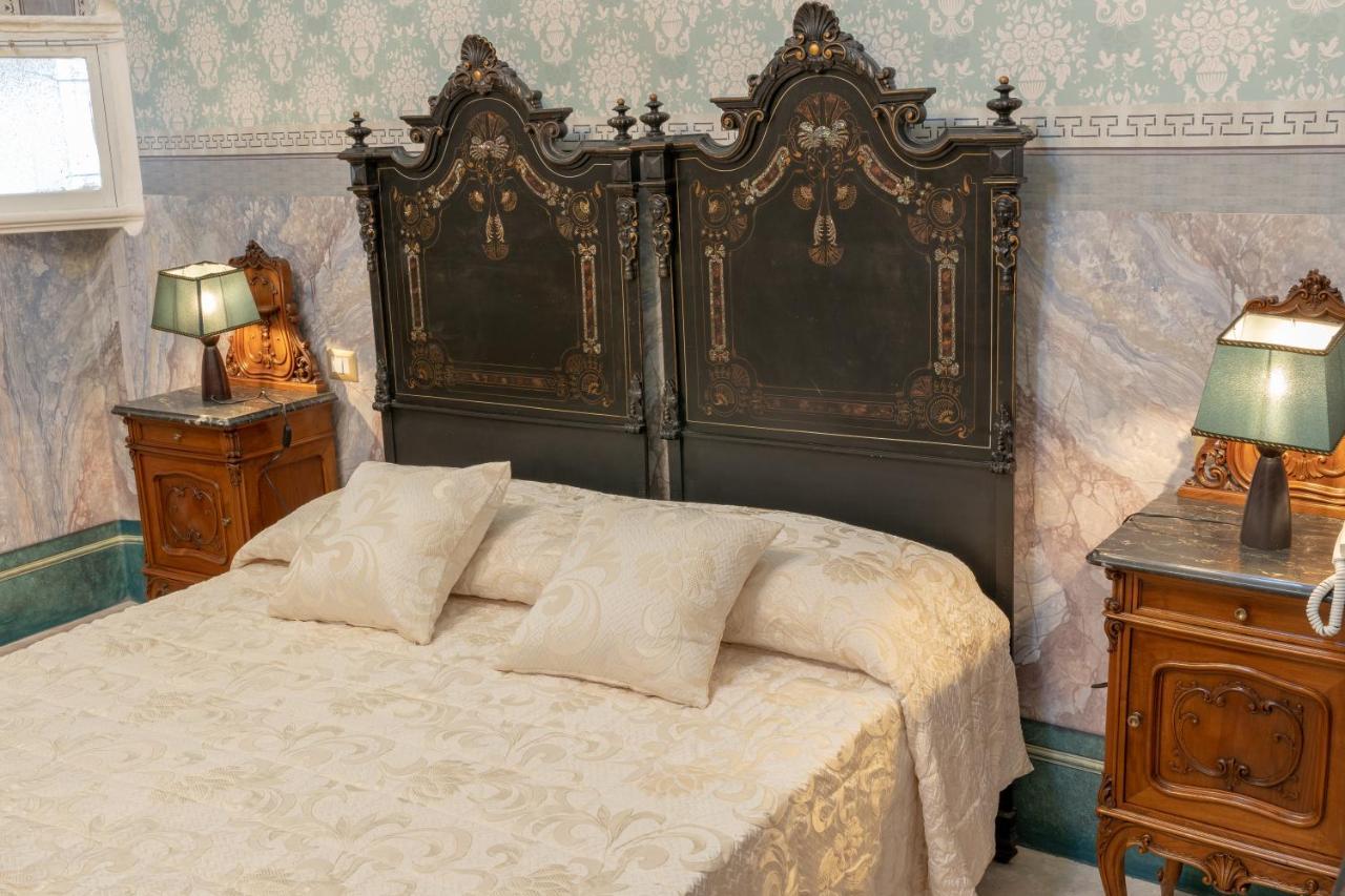 Il Cavaliere Al Borgo Antico Hotell Copertino Exteriör bild