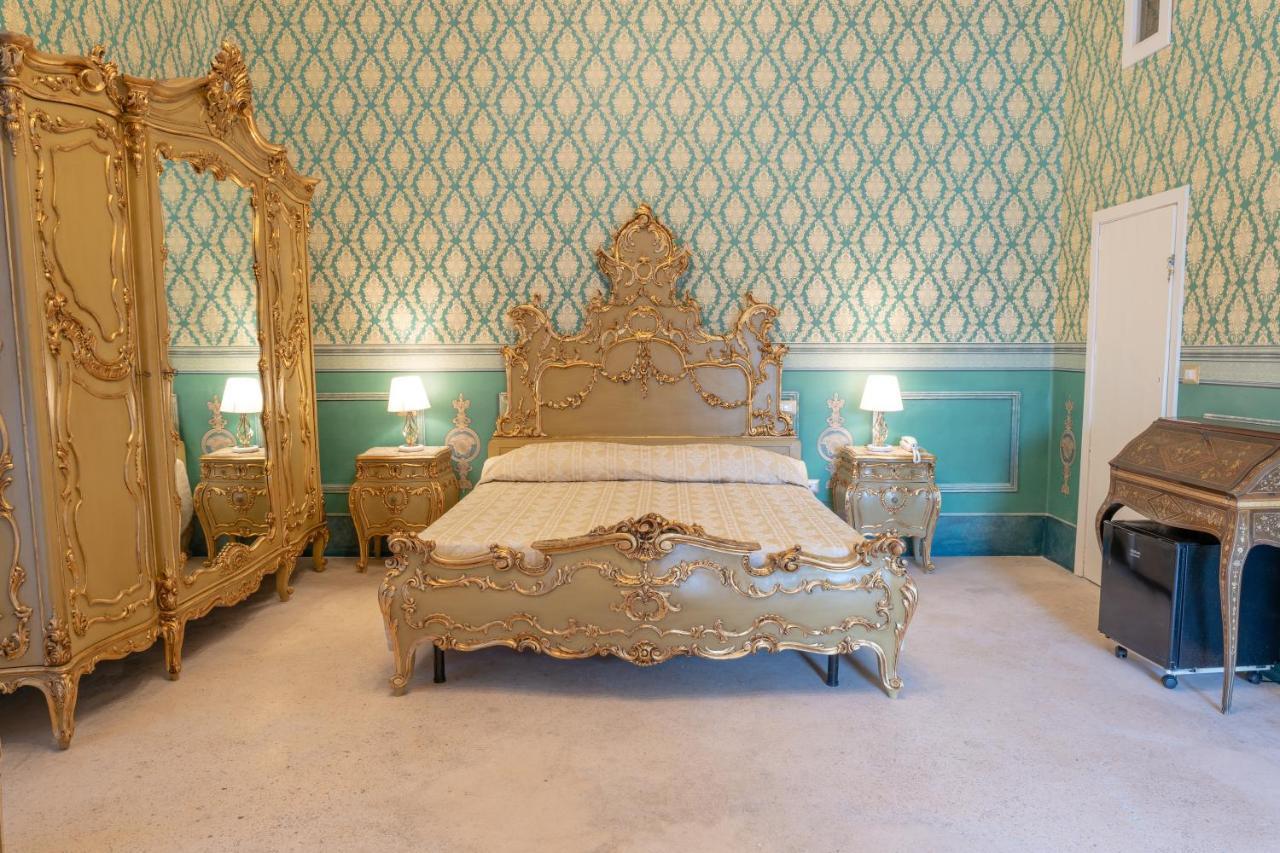 Il Cavaliere Al Borgo Antico Hotell Copertino Exteriör bild